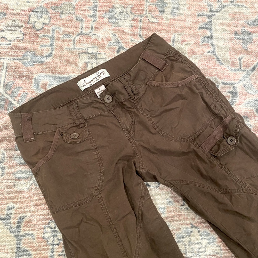 Brown y2k button cargos 🤎